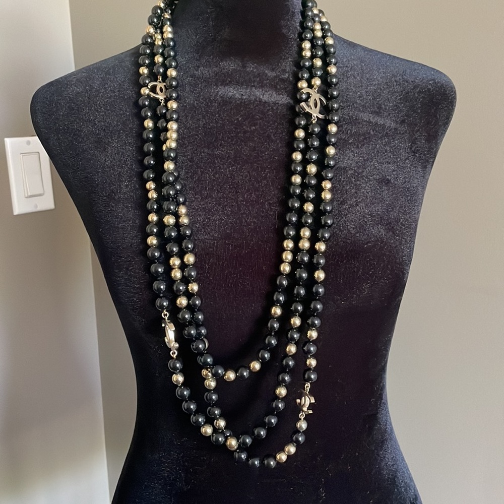 Chanel classic triple strand black gold necklace belt